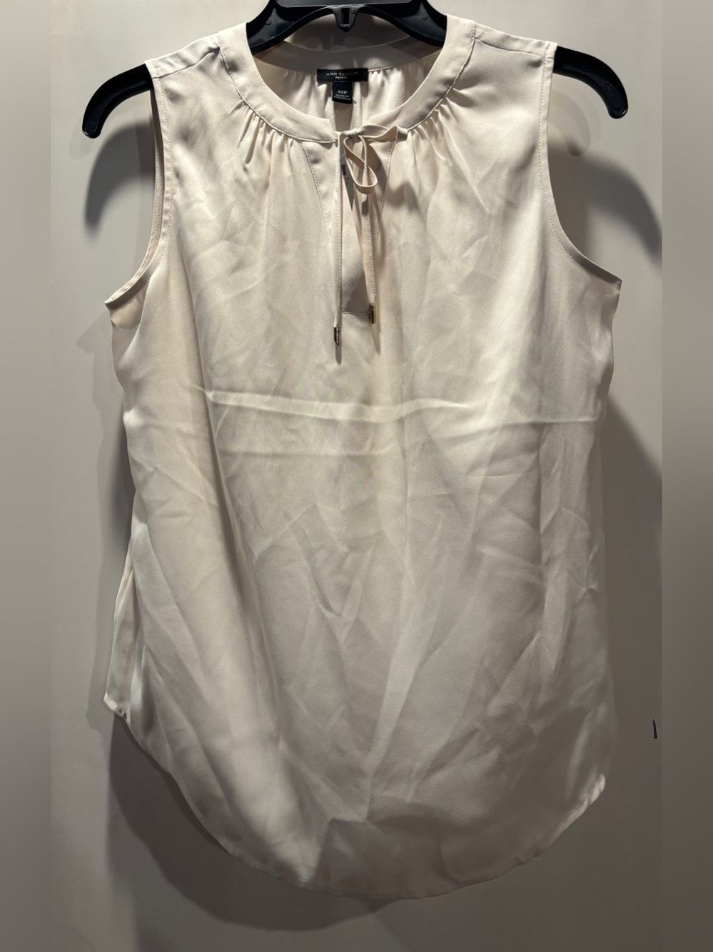 Anne Taylor Cream Sleeveless Tie-Neck Blouse XS New with Tags